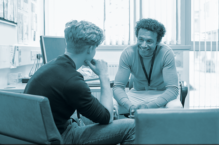 To mænd holder møde